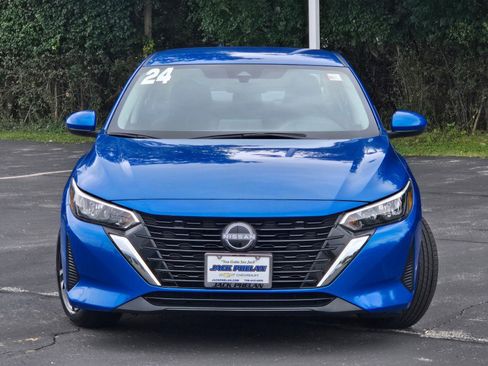 Used 2024 Nissan Sentra SV image 3
