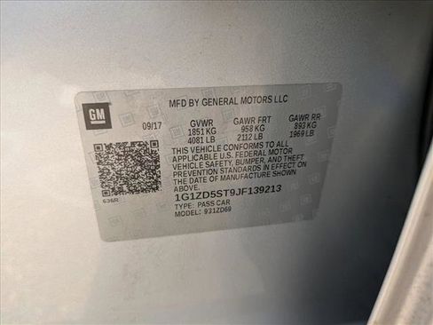 Used 2018 Chevrolet Malibu LT FWD image 25