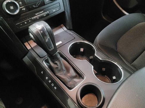 Used 2018 Ford Explorer XLT image 26