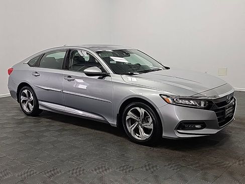 Used 2020 Honda Accord EX image 2