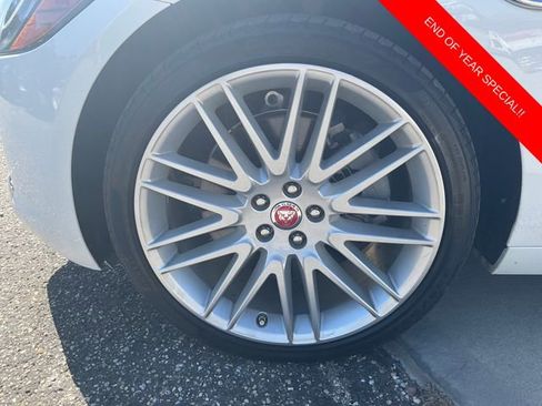 Used 2019 Jaguar XF Prestige image 9
