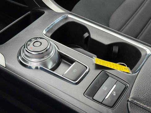 Used 2020 Ford Fusion SE FWD image 23