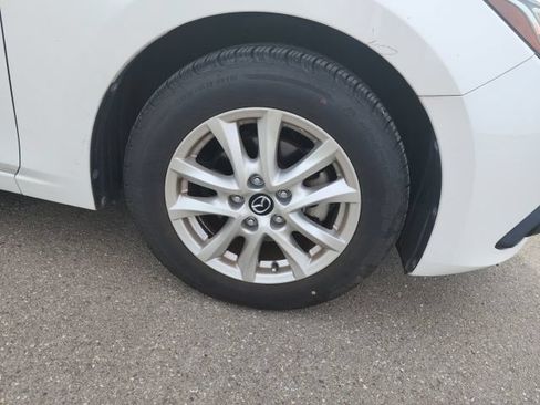 Used 2016 MAZDA MAZDA3 i Touring FWD image 9