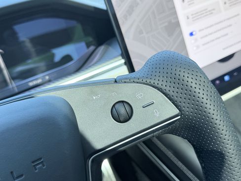 Used 2023 Tesla Model S Plaid image 85