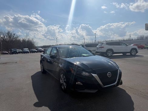 Used 2022 Nissan Altima 2.5 S FWD image 4