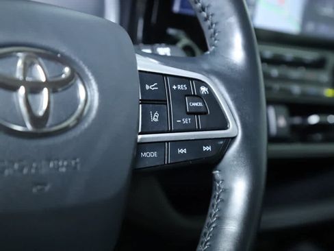 Used 2022 Toyota Highlander Limited AWD/4WD image 29