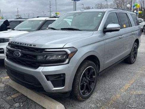 Certified 2022 Ford Expedition Limited image 1