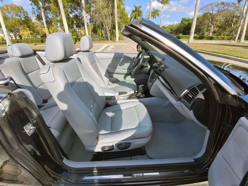 Used 2011 BMW 128i Convertible RWD image 6