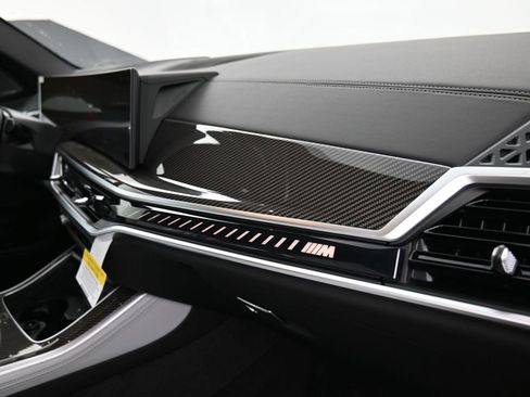 New 2026 BMW X5 M60i image 18