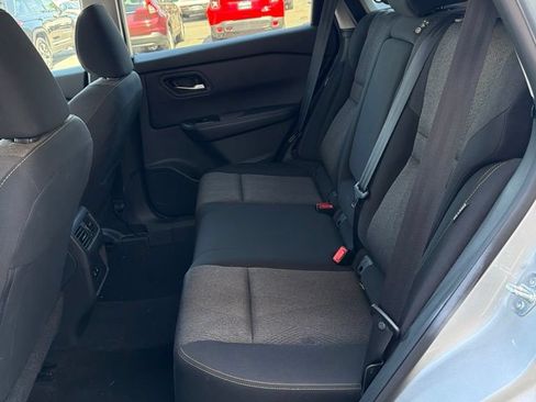 Used 2024 Nissan Rogue SV AWD/4WD image 5