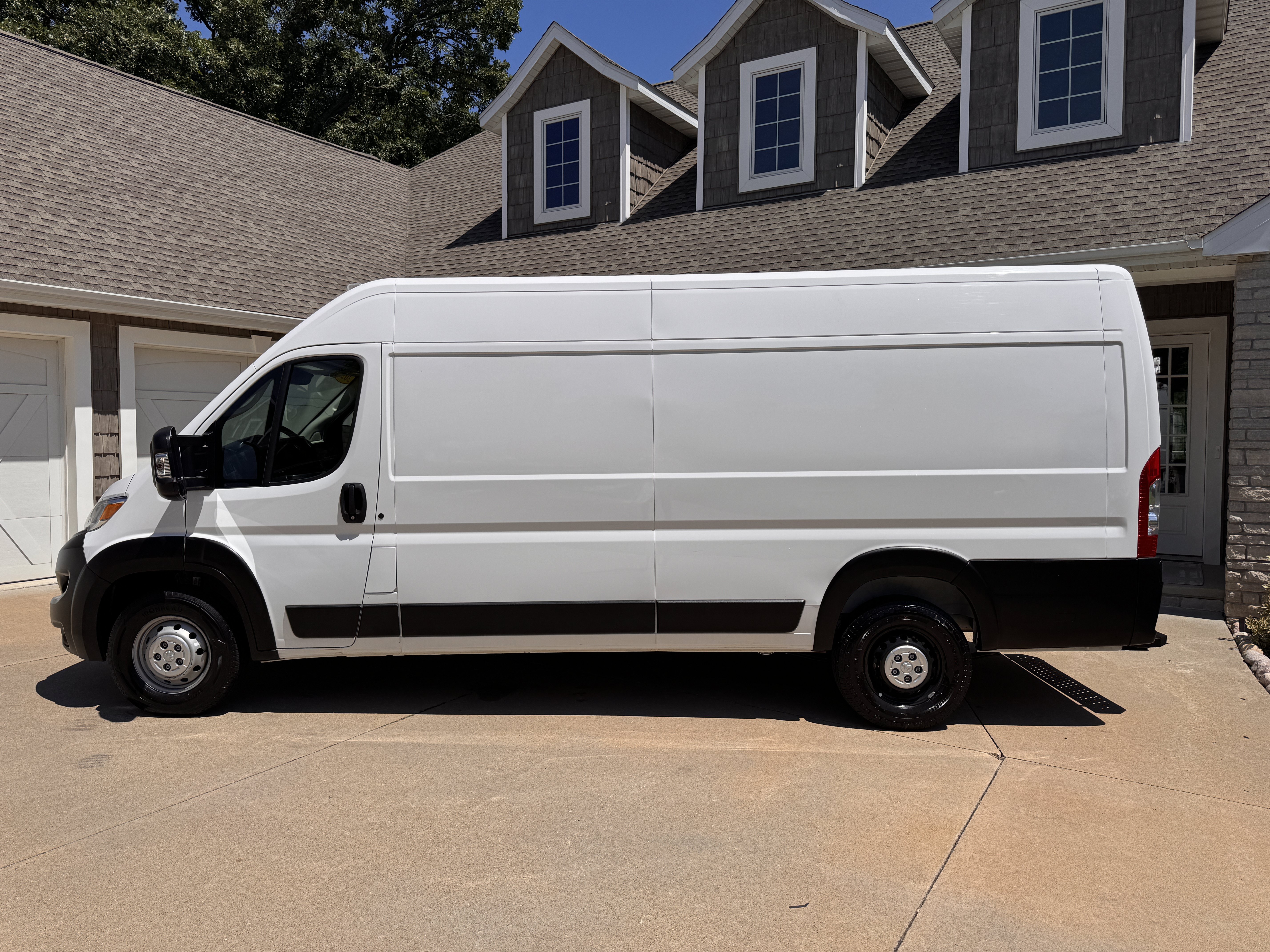 Used 2023 RAM ProMaster 3500 w/ Convenience Group FWD image 3