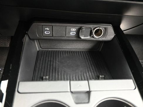 Used 2023 Toyota Prius Limited image 25