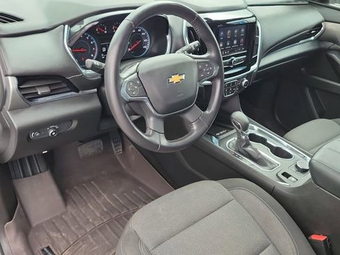 Certified 2022 Chevrolet Traverse LT FWD image 17