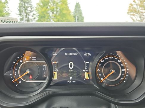 Used 2024 Jeep Wrangler Unlimited Sahara w/ Technology Group AWD/4WD image 23