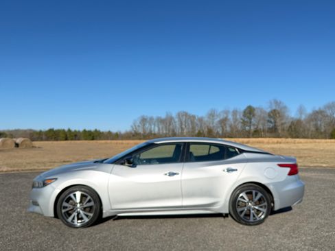 Used 2017 Nissan Maxima 3.5 S image 2