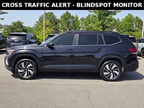 Used 2024 Volkswagen Atlas SE FWD image 4