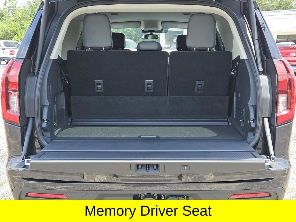 New 2026 Ford Expedition Active RWD image 11