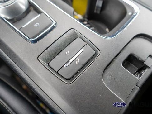 Used 2020 Ford Fusion Energi Titanium FWD image 33
