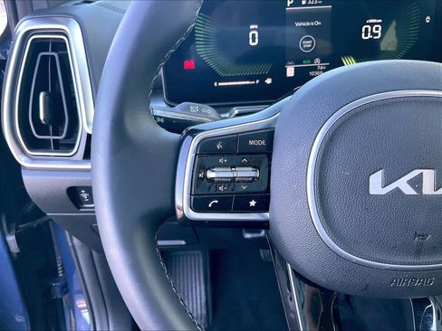 Used 2025 Kia Sorento S w/ Panoramic Sunroof Package image 20