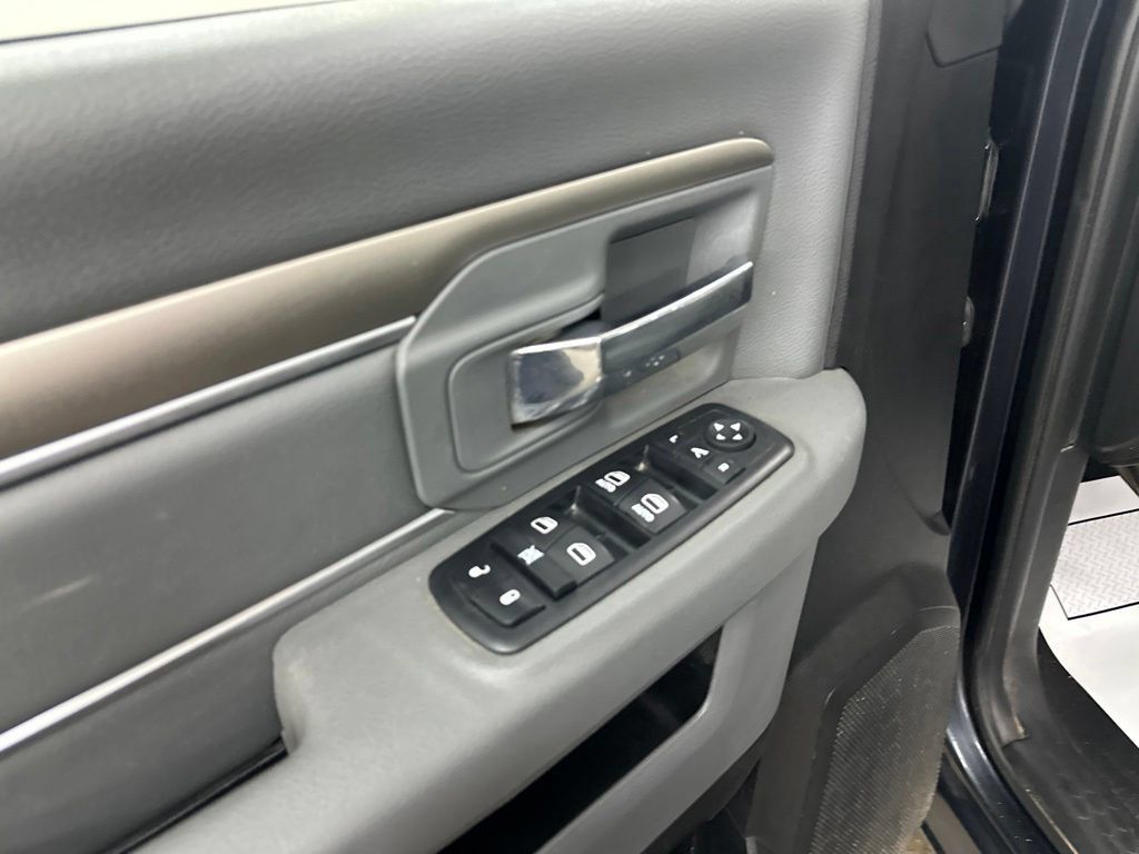 Used 2015 RAM 1500 Big Horn AWD/4WD image 35