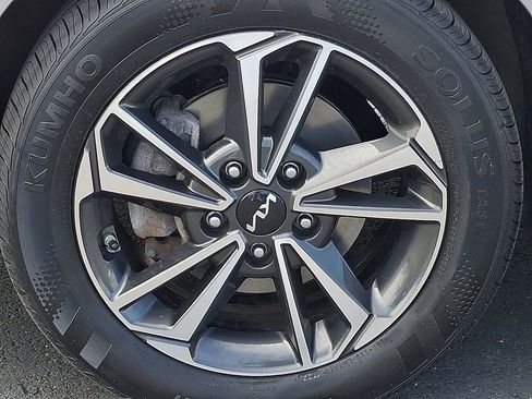 Certified 2023 Kia Forte LXS w/ LXS Technology Package FWD image 9