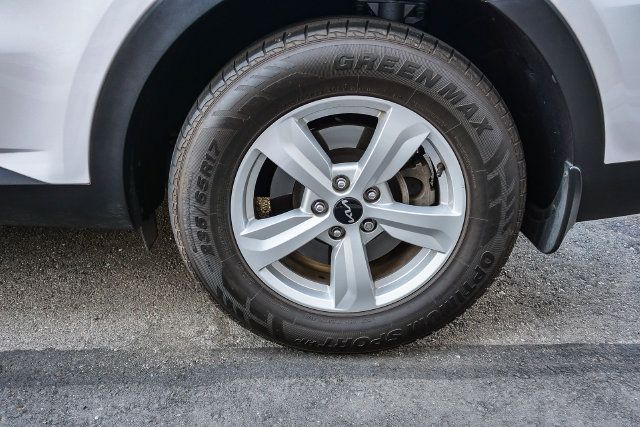 Used 2024 Kia Sorento LX FWD image 8