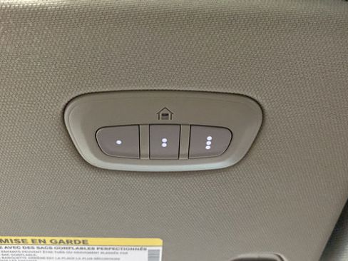 Used 2022 RAM 1500 Laramie AWD/4WD image 33
