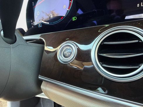 Used 2022 Mercedes-Benz E 350 Sedan image 32