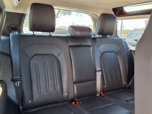 Used 2021 Land Rover Defender 90 First Edition image 22