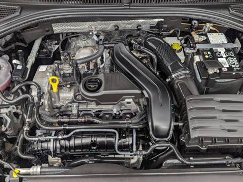Used 2025 Volkswagen Jetta Sport FWD image 30
