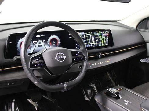 Used 2024 Nissan Ariya FWD image 7