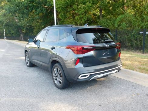 Used 2021 Kia Seltos S AWD/4WD image 3