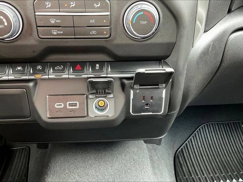 Used 2026 Chevrolet Silverado 1500 Custom AWD/4WD image 21
