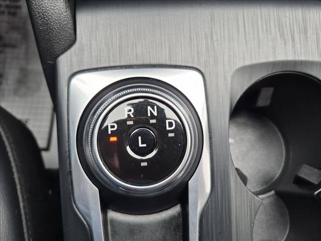 Used 2023 Ford Escape ST-Line FWD image 12