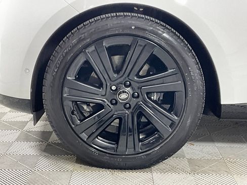 Certified 2023 Land Rover Range Rover SE image 10