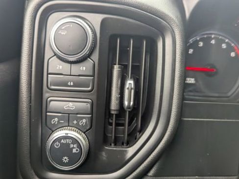 Used 2021 GMC Sierra 2500 4x4 Crew Cab w/ Convenience Package image 28