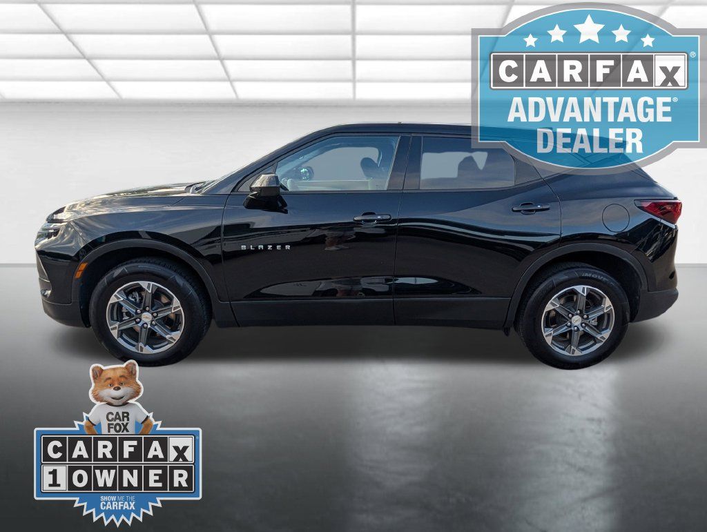 Used 2025 Chevrolet Blazer LT FWD image 24