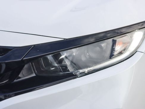 Used 2019 Honda Civic Sport image 7