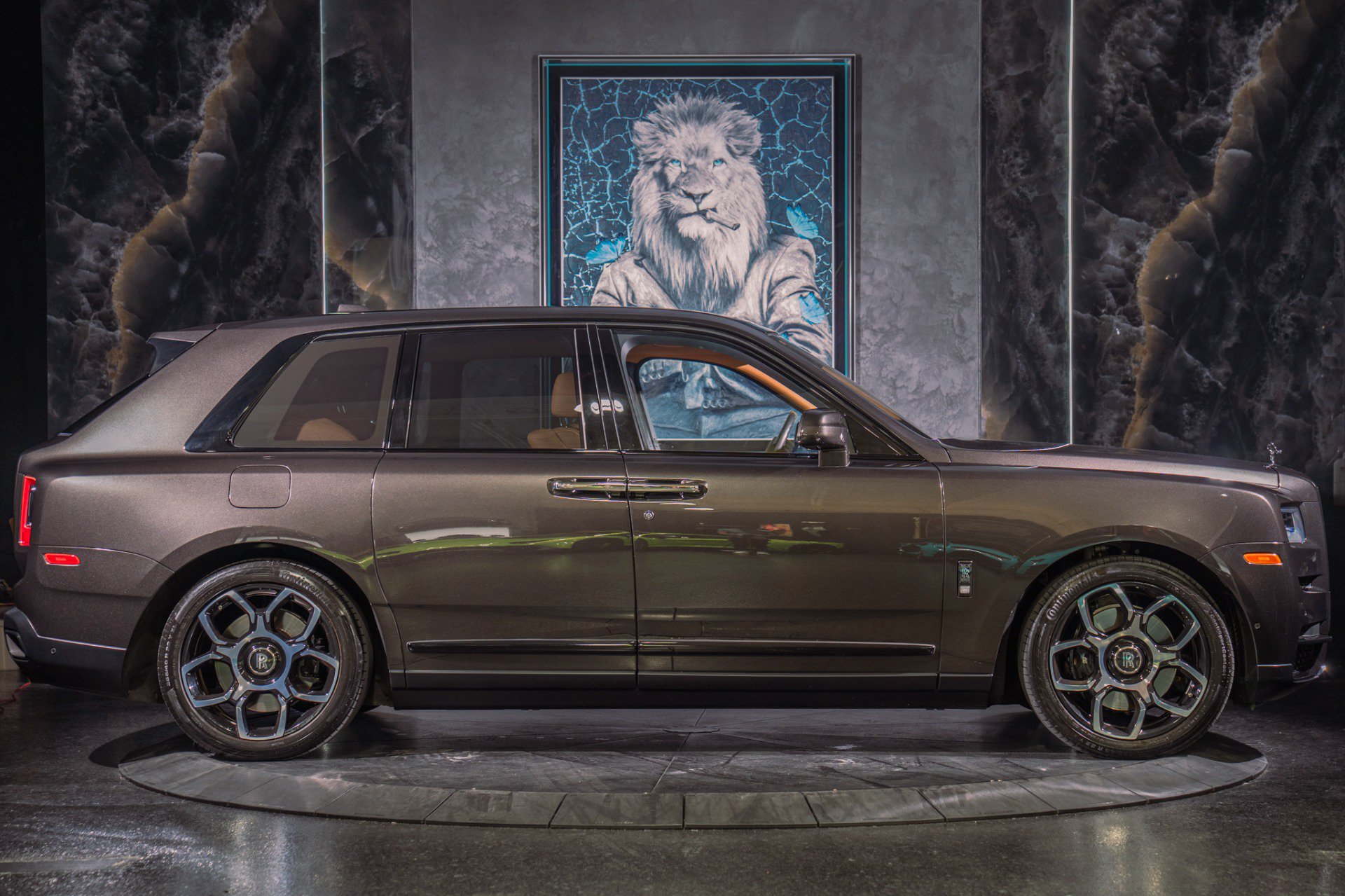Used 2021 Rolls-Royce Cullinan Black Badge AWD/4WD image 9