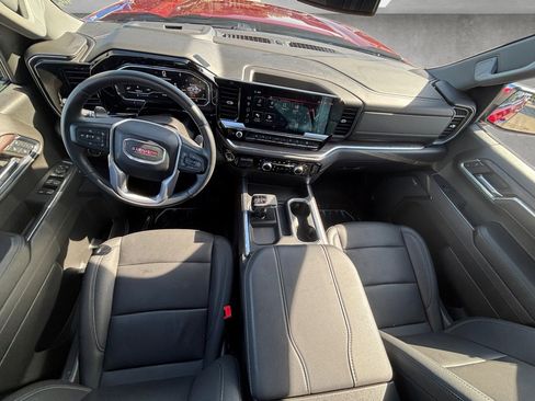 Used 2024 GMC Sierra 1500 SLT image 3