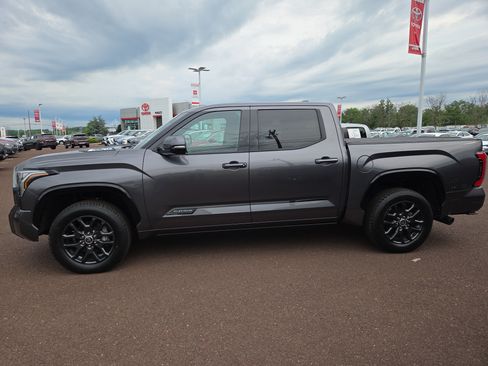 Used 2023 Toyota Tundra Platinum AWD/4WD image 6
