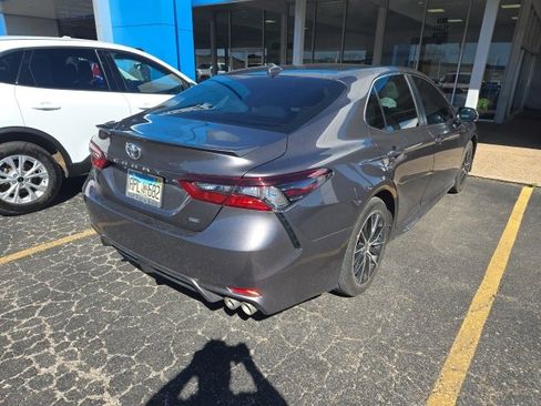 Used 2024 Toyota Camry SE w/ Convenience Package image 5