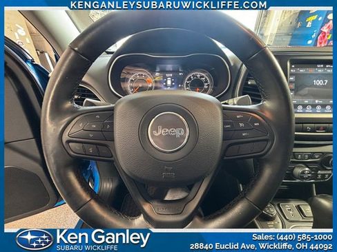 Used 2021 Jeep Cherokee Trailhawk AWD/4WD image 13