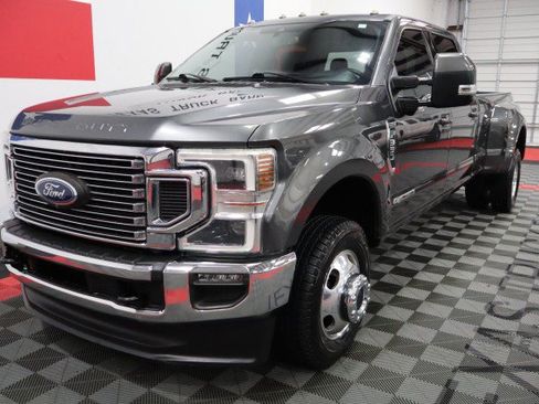 Used 2020 Ford F350 Lariat w/ Lariat Ultimate Package AWD/4WD image 3