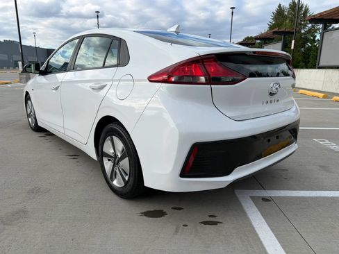Used 2019 Hyundai Ioniq Blue FWD image 9
