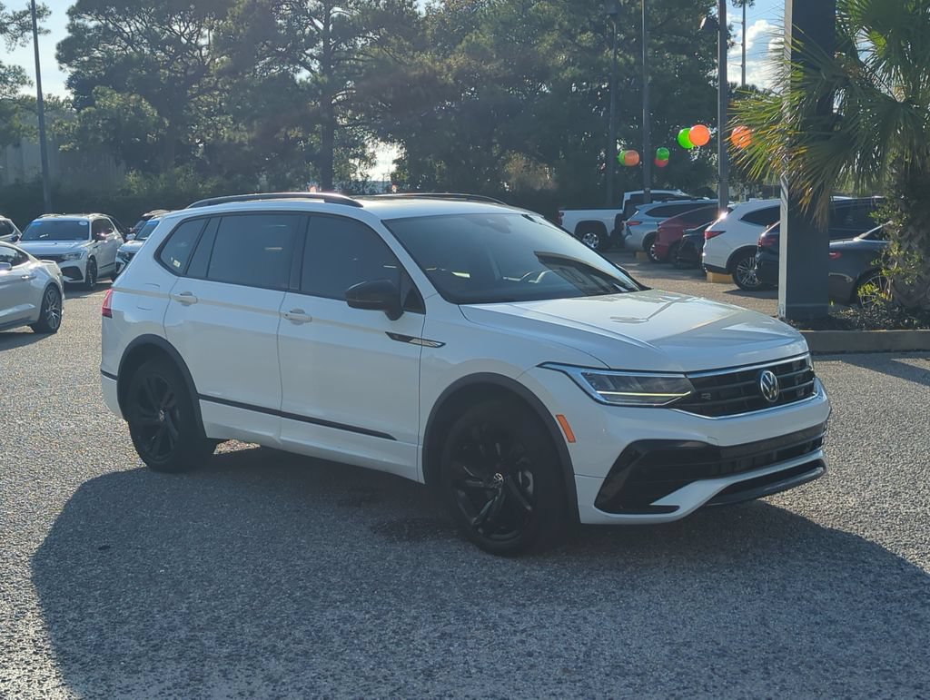 Certified 2024 Volkswagen Tiguan SE R-Line FWD image 9