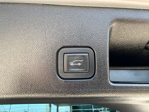 Used 2025 Chevrolet Equinox EV LT FWD image 15