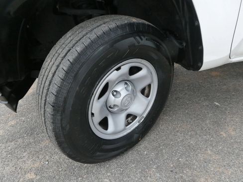 Used 2021 Toyota Tacoma SR image 30