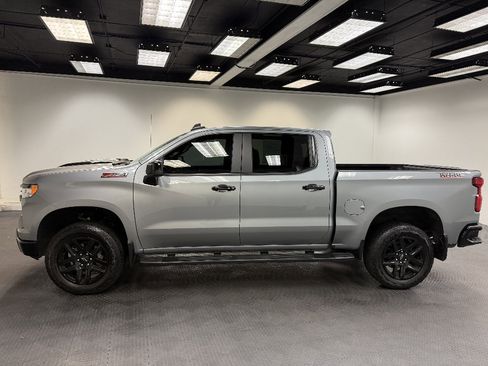 Used 2025 Chevrolet Silverado 1500 LT Trail Boss w/ Convenience Package II AWD/4WD image 2