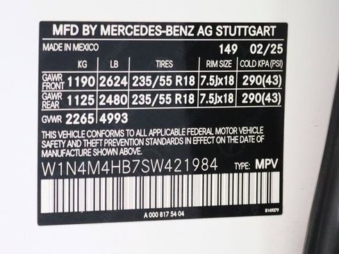 Certified 2025 Mercedes-Benz GLB 250 4MATIC image 28